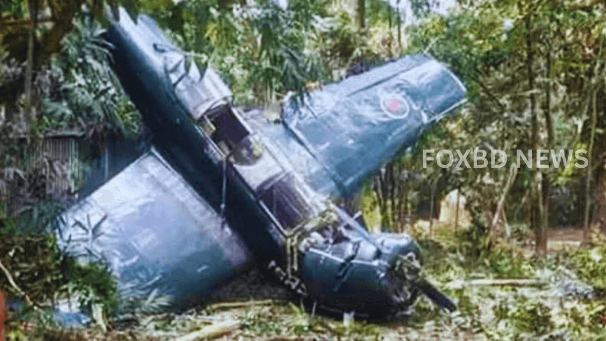 বগুড়ায় বাংলাদেশ বিমান বাহিনীর প্রশিক্ষণ বিমান দুর্ঘটনার শিকার